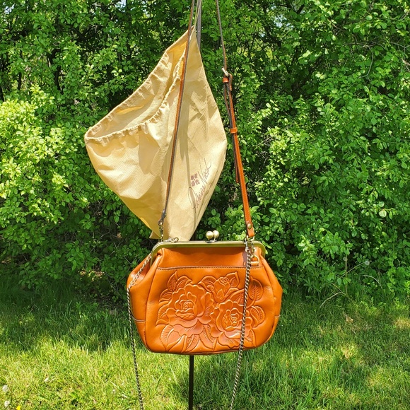 ♻️DONATED ♻️ Patricia Nash - Vintage inspired crossbody - Picture 1 of 12